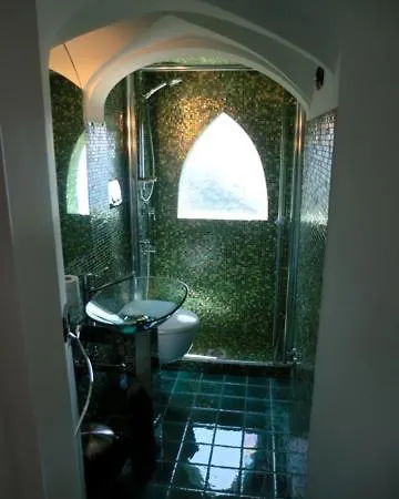 Bed & Breakfast Auditorium