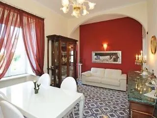 Bed & Breakfast Auditorium
